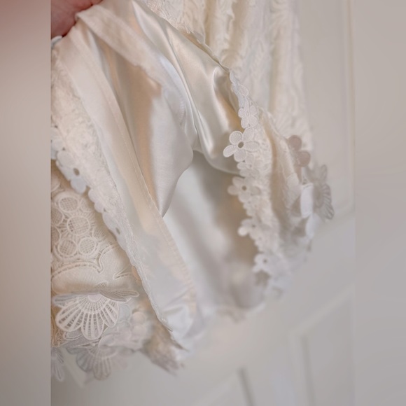 Sachin & Babi Sleeveless Aline Sheath Dress w/ 3D Lace Appliqué- white, size 10 - Picture 9 of 11